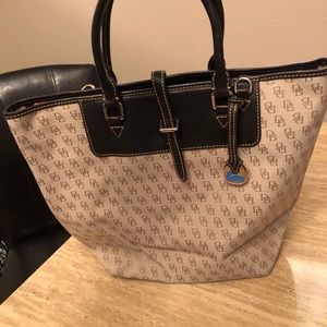 Dooney & Bourke tote bag